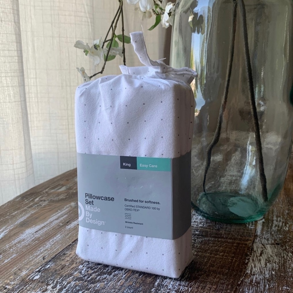 Target King easy care pillowcase set NWT